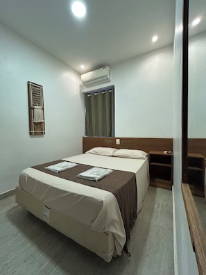 Laptop workspace, free WiFi, bed sheets