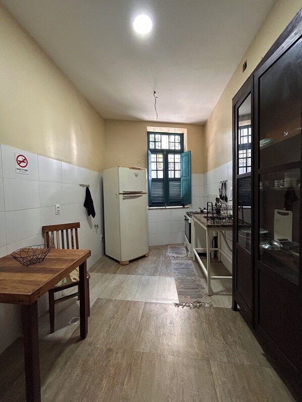 TV connectée de 32 pouces avec chaînes numériques