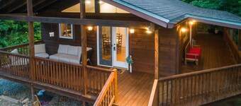 Perfectly Located Mountain Cabin with Breathtaking, Long Range Views!