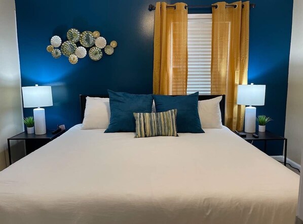 3 habitaciones, escritorio, tabla de planchar con plancha y wifi gratis