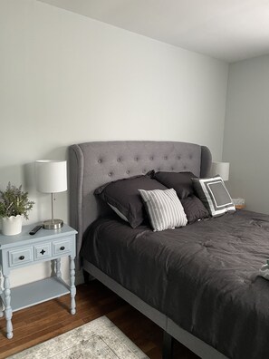 3 habitaciones, escritorio, tabla de planchar con plancha y wifi gratis 