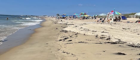 Beach nearby, sun loungers, beach towels