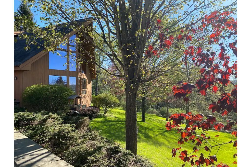Village Hallmark House - Near Colgate & BU College