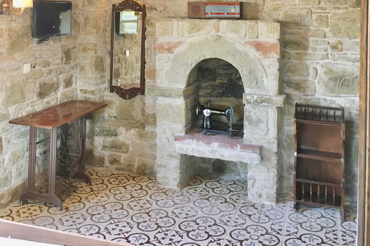Deluxe Triple Room, 1 Bedroom, Mountain View | Free WiFi