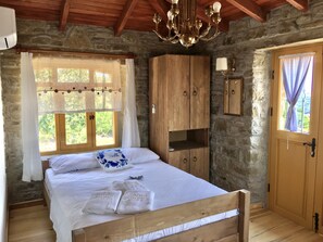 Chambre triple Deluxe, 1 chambre, vue sur la montagne | Accès au Wi-Fi (inclus)