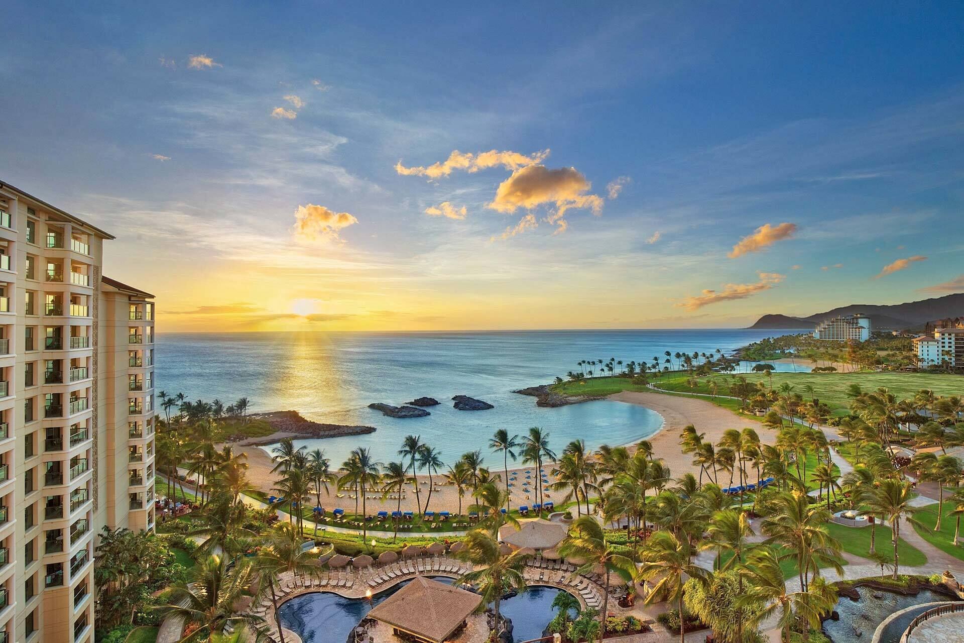 2 Bedroom Condo On Hawaiian Beach - Family Friendly - 7 nights