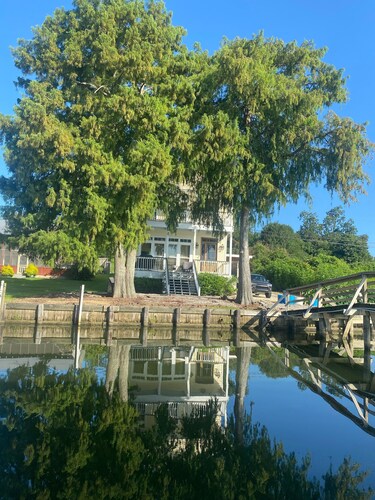 A fishing and swimming paradise . PARTY BARGES AVAILABLE ON REQUEST