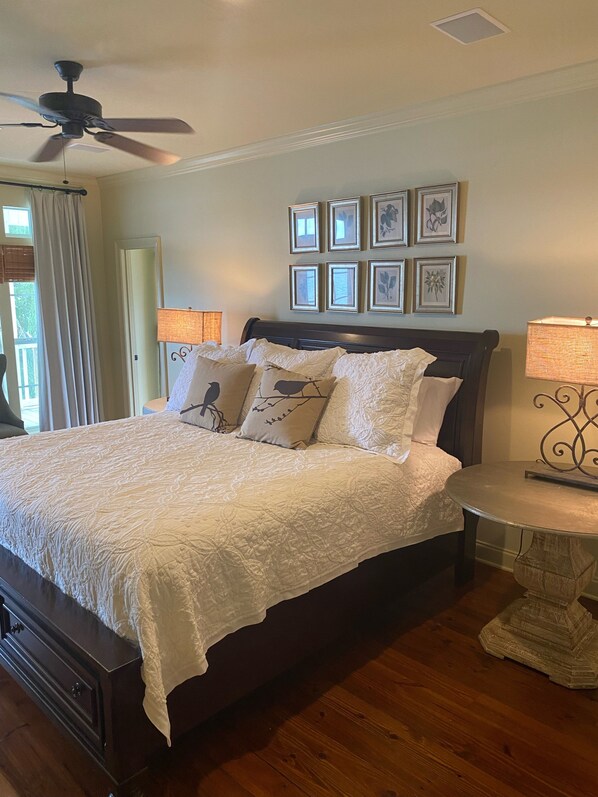 4 bedrooms, iron/ironing board, free WiFi, bed sheets