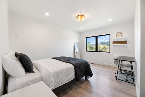 5 chambres, bureau, Wi-Fi, draps fournis