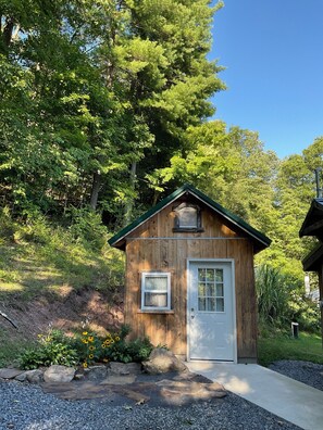 Exterior - Relax in peace along the Juniata River (Everett)