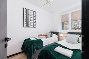 1 bedroom, bed sheets