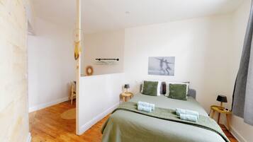 1 bedroom, desk, iron/ironing board, cribs/infant beds