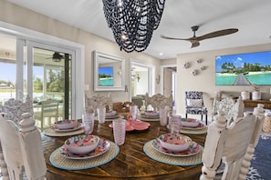 Dining - Pool, Spa, Kayaks, Bikes, Fishing gear & More (Cape Coral)