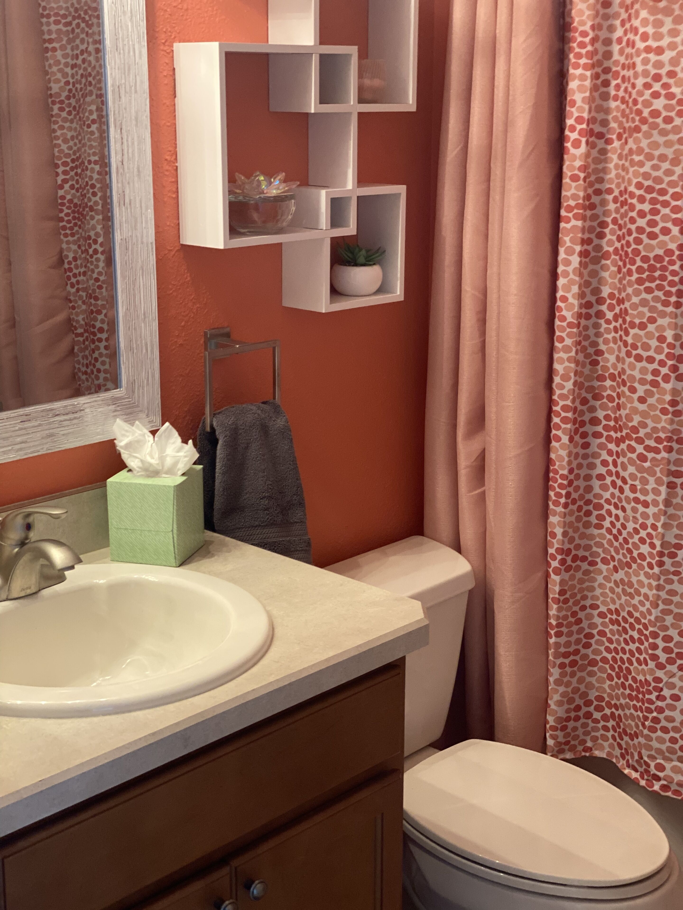 淋浴/盆浴组合、吹风机、毛巾、肥皂