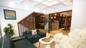 Lobby sitting area - Senyor Garden Hotel (Istanbul)
