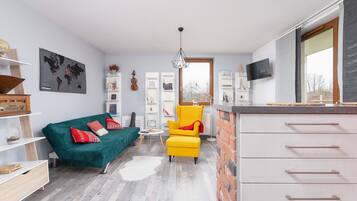 Apartment, 1 Bedroom, Balcony | Living room