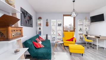 Apartment, 1 Bedroom, Balcony | Living room