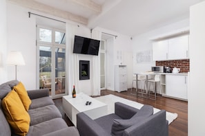 Monolocale, balcone | Soggiorno