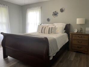 3 bedrooms, desk, travel crib, free WiFi