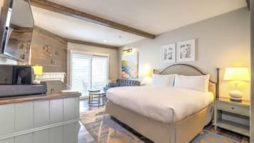 Hochwertige Bettwaren, Zimmersafe, Schreibtisch