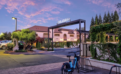 The Lodge at Healdsburg, Tapestry Collection by Hilton
