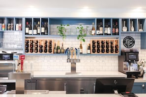 Bar (on property) - The Lodge at Healdsburg, Tapestry Collection by Hilton (Healdsburg)
