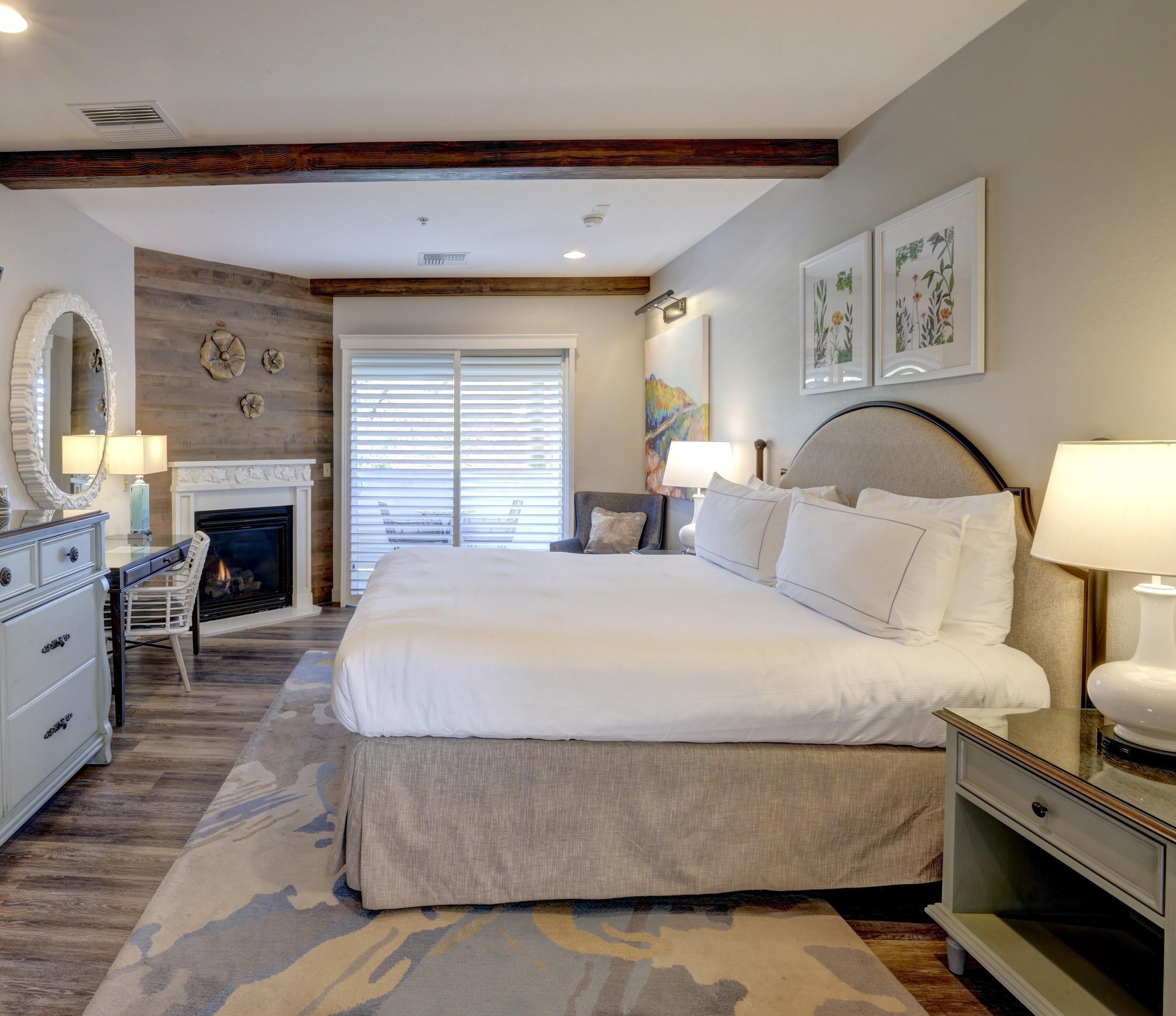 Habitación, 1 cama King size, balcón | Ropa de cama de alta calidad y caja de seguridad en la habitación 