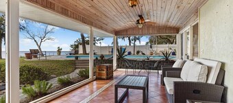 Paradise On The Bay - 4 bed 3 bath, Hot Tub, Large Pool!