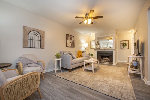 Serene Lodging with Indoor Fireplace