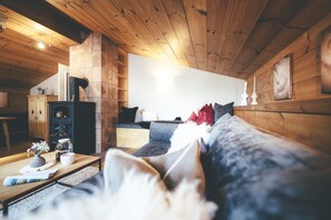 Premium-Apartment (Veilchen) | Wohnbereich