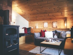 Premium Apartment (Veilchen) | Living area