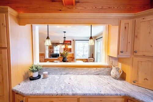 Secluded Northwoods getaway on beautiful Lake Nokomis