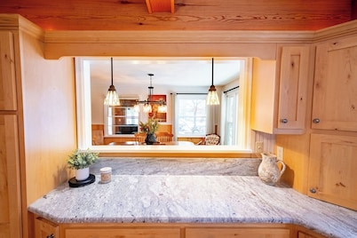 Secluded Northwoods getaway on beautiful Lake Nokomis