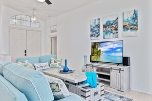 Smart TV, tavolo da calcetto, tavolo da ping pong, libri