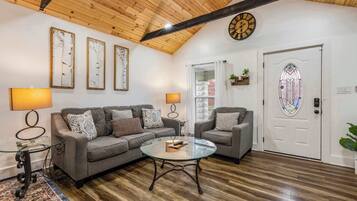 Una televisión, una oficina