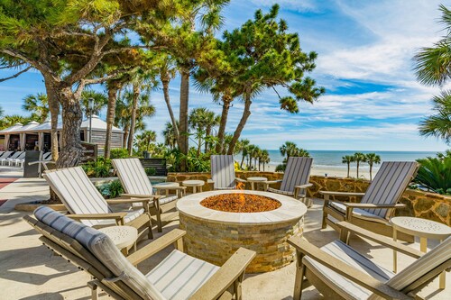 14th-floor condo at Gulf-front resort - central AC, balcony, pool, & hot tub