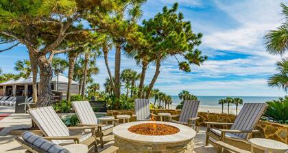 14th-floor condo at Gulf-front resort - central AC, balcony, pool, & hot tub