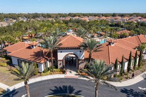 Exterior - 7 Bedrooms, 5.5 bathrooms house (Davenport)