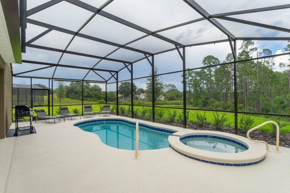 7 Bedrooms, 6.5 bathrooms house