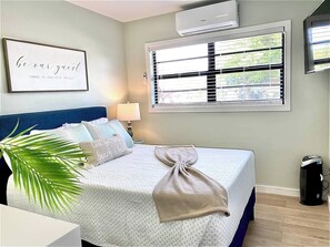 5 habitaciones, tabla de planchar con plancha y cuna de viaje 