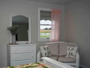 2 bedrooms, desk, iron/ironing board, free WiFi - Country View Lodging In the heart of Amish Country (Baltic)