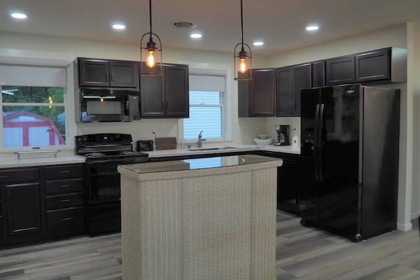 Frigorífic, microones, forn i placa de cuina