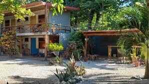 Front of property - Nakanku Lodge (Cuajiniquil)