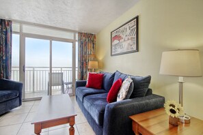 TV - Oceanfront, penthouse-level condo with pool, lazy river, WiFi, W/D & great view (Myrtle Beach)