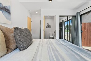 3 Schlafzimmer, Schreibtisch, Bügeleisen/Bügelbrett, Reisekinderbett