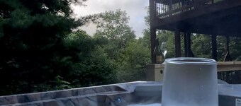 SkyBarn on Rocky Knob - Views, Relaxation, Adventure, Game Room & Hot Tub