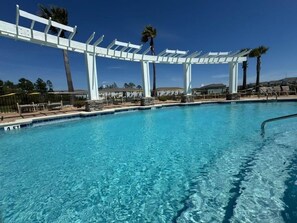 Utomhuspool