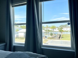 3 bedrooms, desk, free WiFi, bed sheets