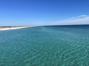 Perto da praia, toalhas de praia