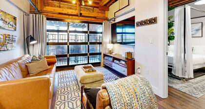 One-of-a-kind condo near downtown - pool, fitness room, central AC, washer/dryer